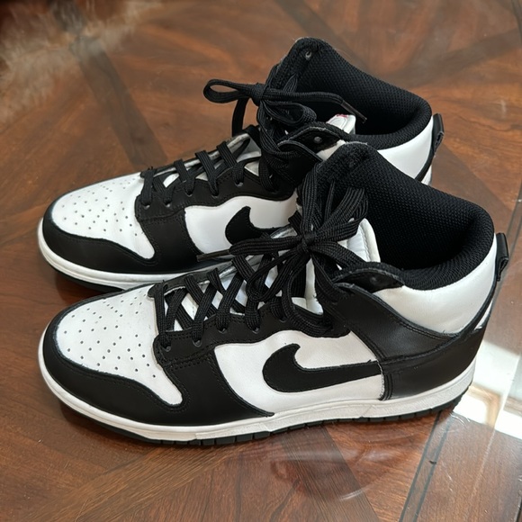 Nike dunks high top panda color way - Picture 2 of 9